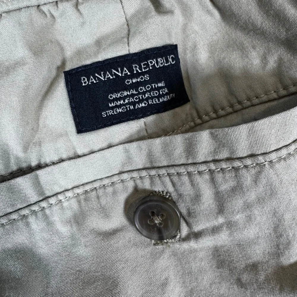 Banana Republic Summerweight Chino Shorts Mens 38 Khaki Tan Elastic‎ Waist